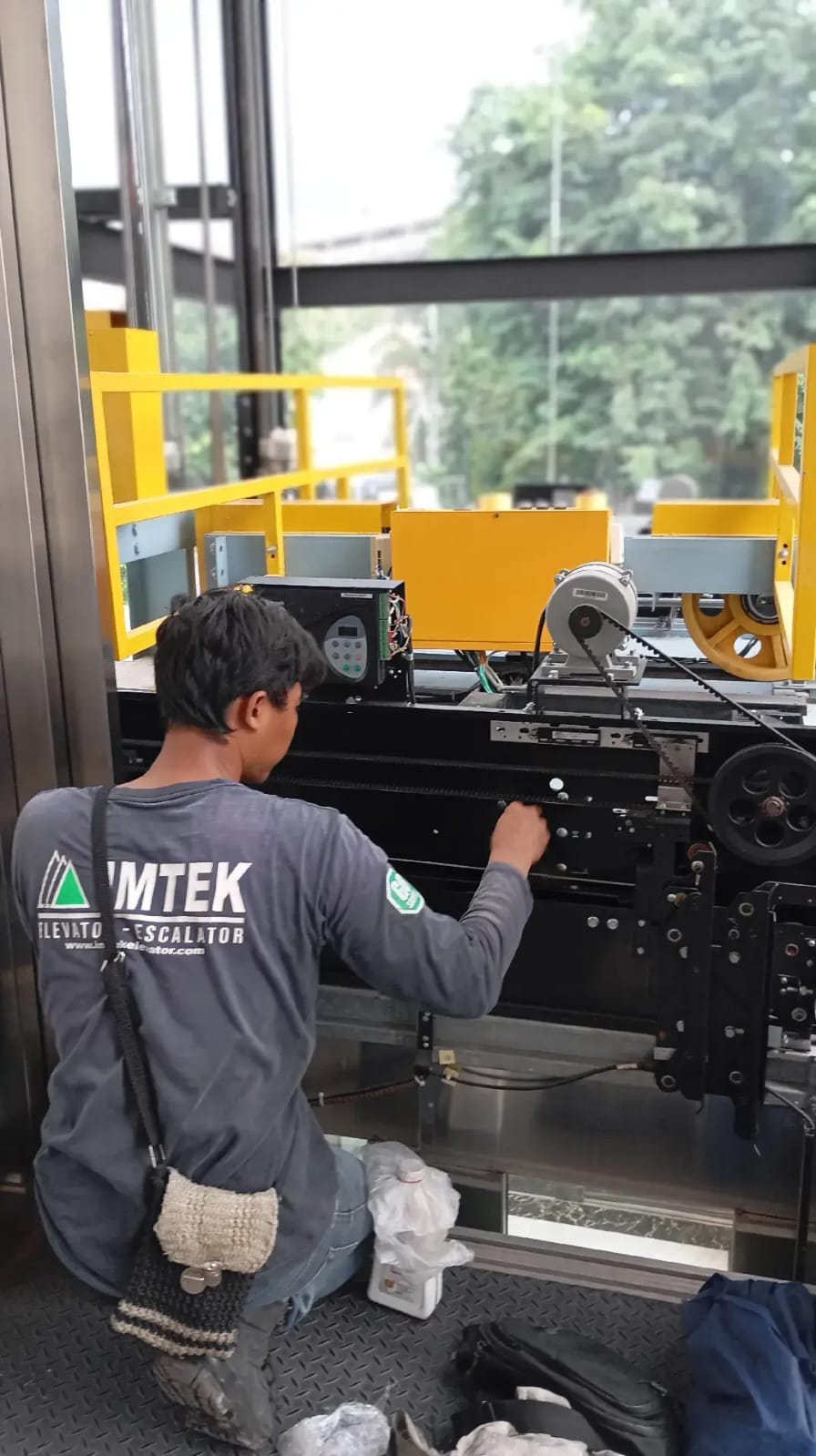 Teknisi Elevator